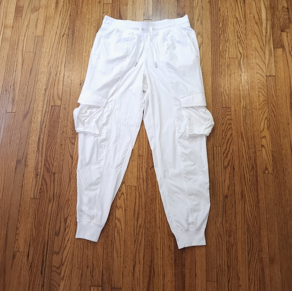 Lululemon Womens Dance Studio Jogger Cargo Pants Size M Relaxed White - Picture 1 of 7